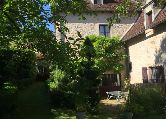 Сasa de vacaciones Aile Du Château De Busqueilles À Autoire, 3 Chambres, 3 Sdb, Vue Parc & Calme
